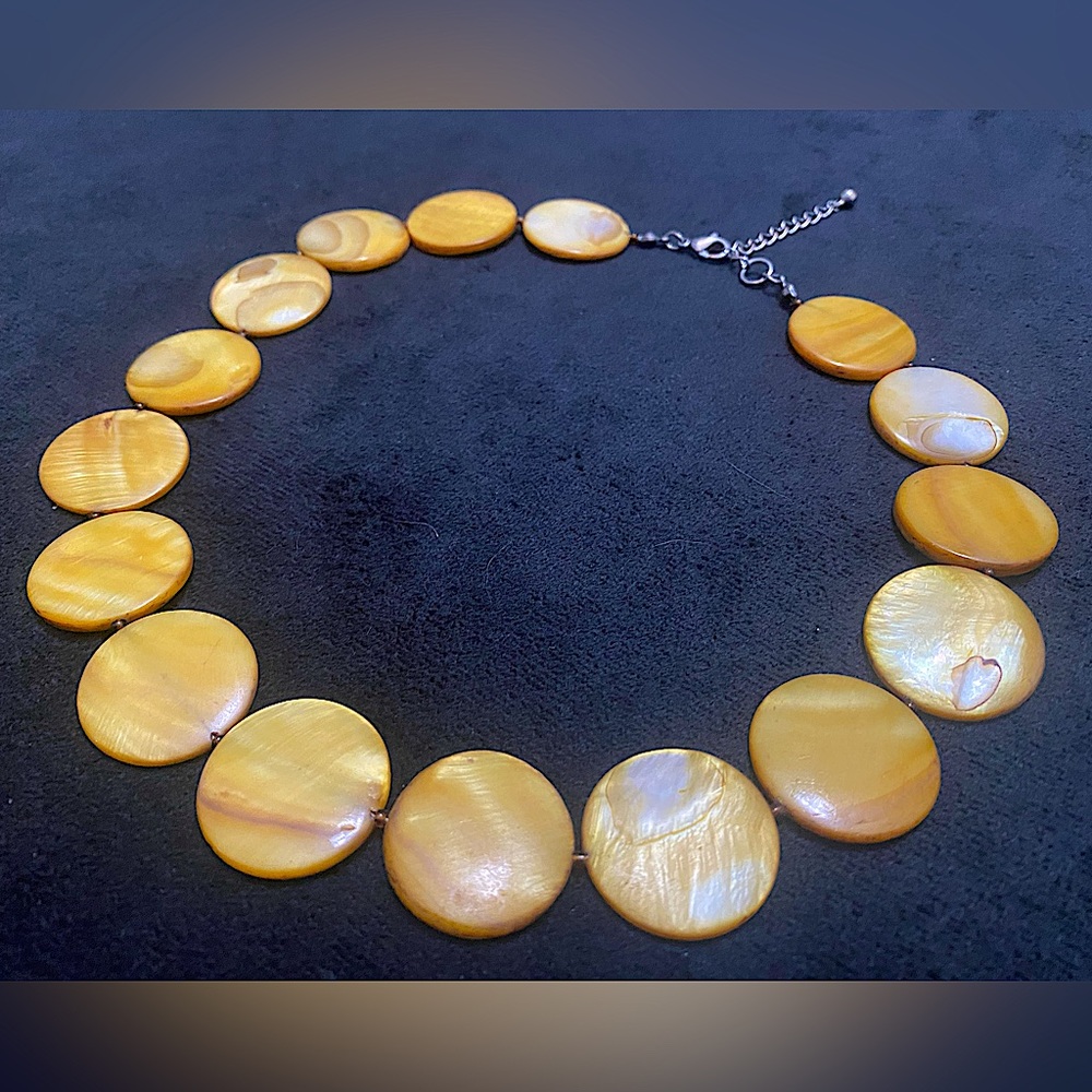 Vintage - Mother of Pearl Shell Necklace